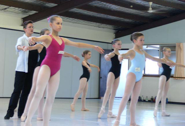 dancetours_ballet_class